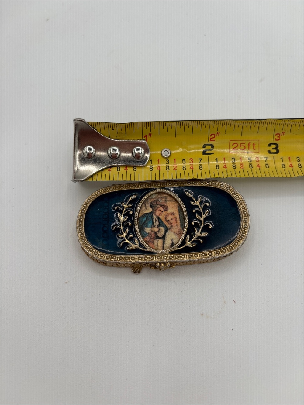 Vintage ESTEE LAUDER Blue Enamel Decorative Perfume Compact/Pill Box - Picture 7 of 9